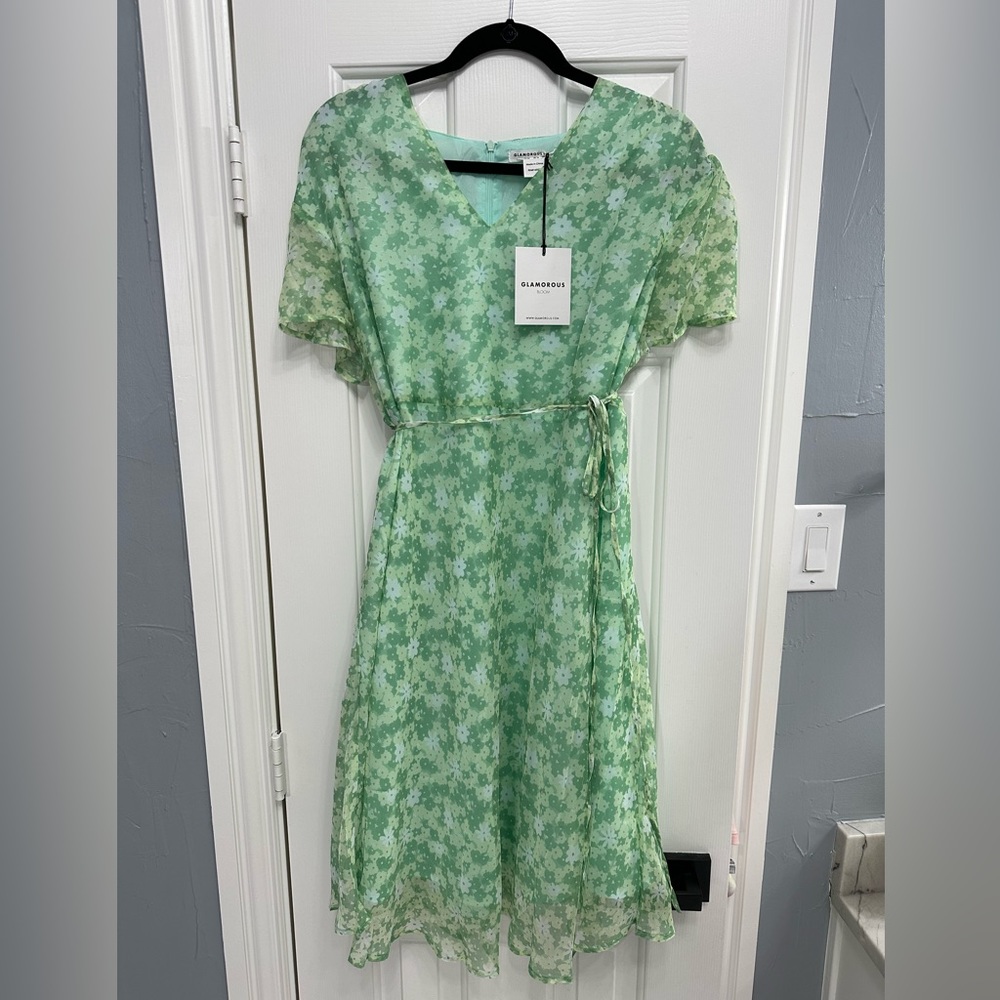 NWT MATERNITY - Glamorous short sleeve green floral wrap dress